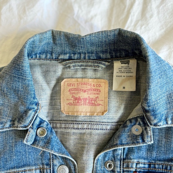Vintage Levi’s Denim Jacket - Picture 3 of 6